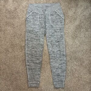 Grey Athleta Capri Jogger Sweatpants